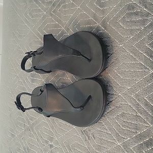 Fitflop Black Thong Sandals